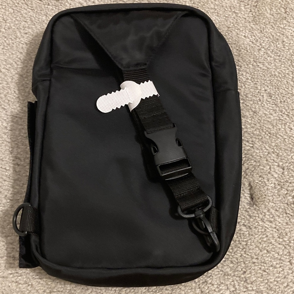 DSW Black Sling Bag - Picture 2 of 2